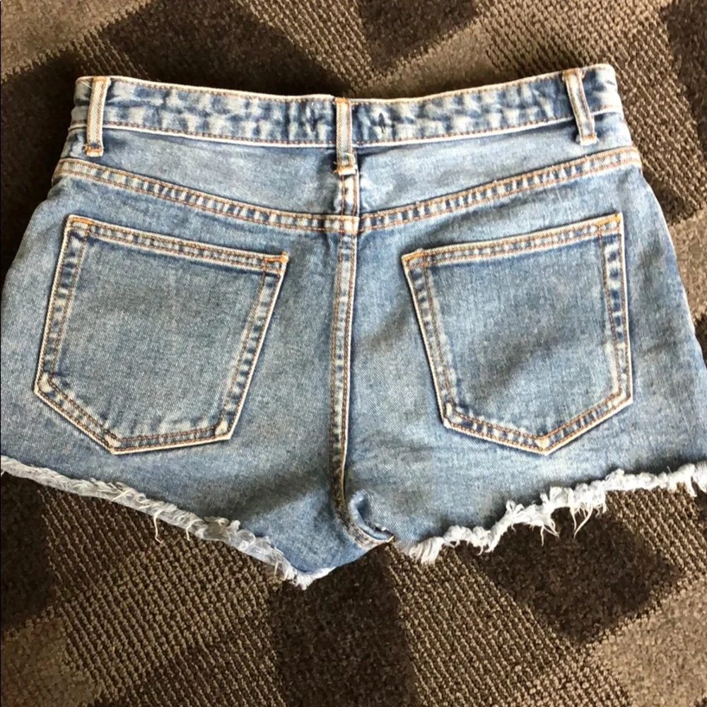 Forever 21 Raw Hem Button Up Denim Shorts size 27